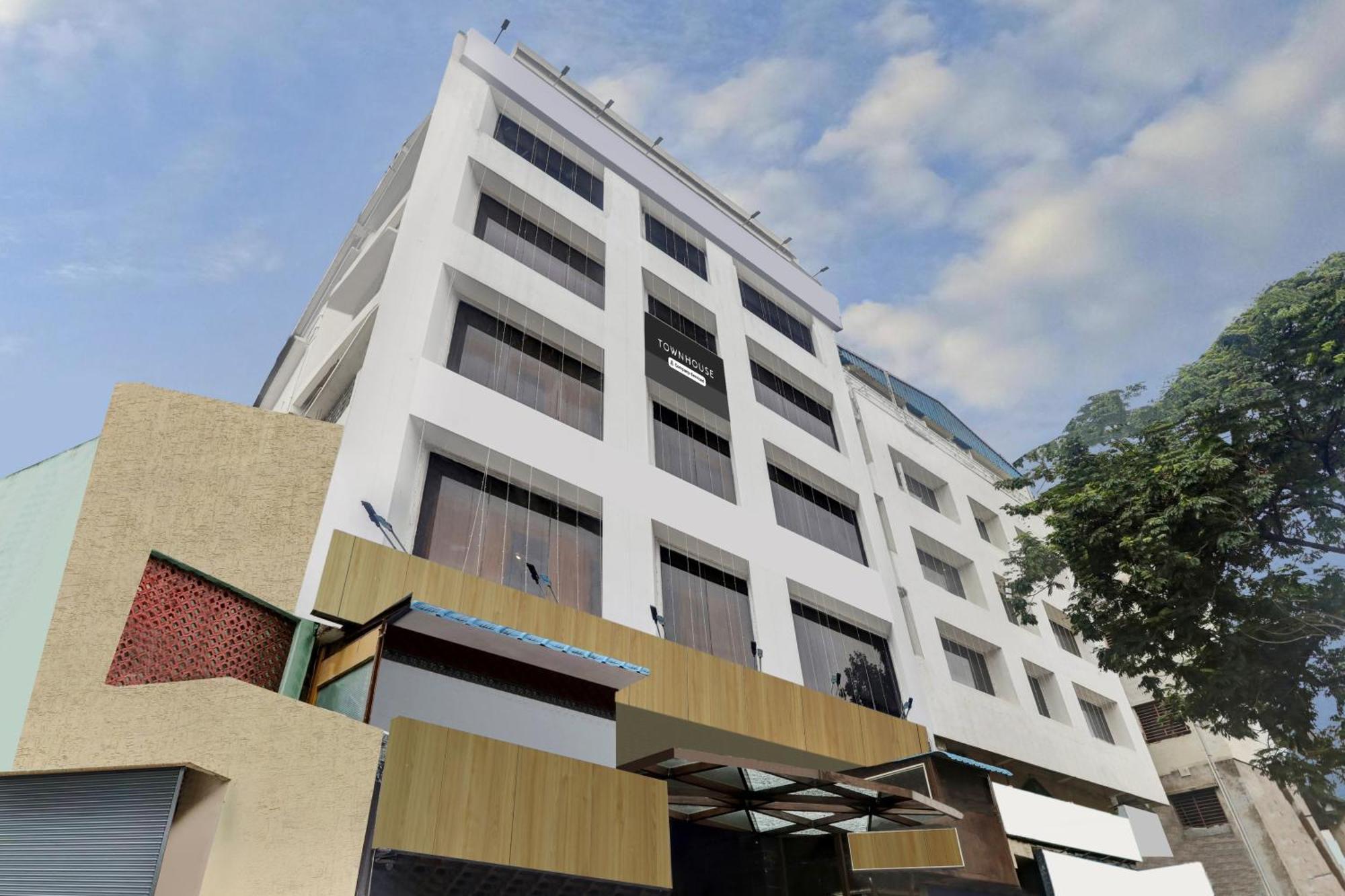 Townhouse Eluru Hotel Exterior photo