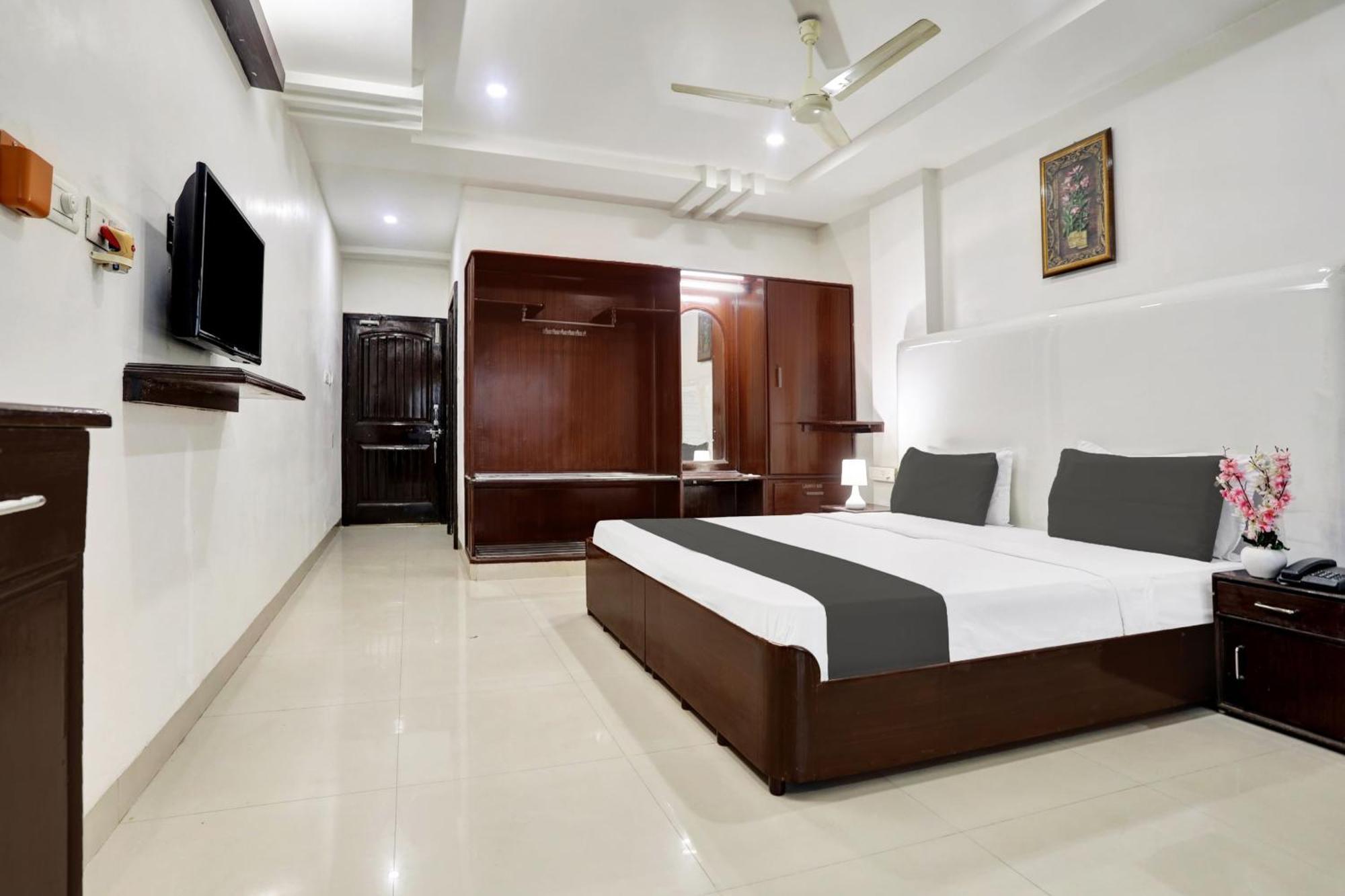 Townhouse Eluru Hotel Exterior photo
